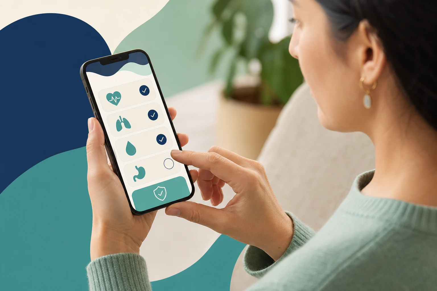Persona eligiendo exámenes preventivos desde su teléfono